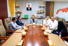 The Minister of State and Governor of Aden discusses road development plans, emphasizing the priority of the Remy Corniche.