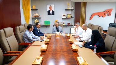 The Minister of State and Governor of Aden discusses road development plans, emphasizing the priority of the Remy Corniche.