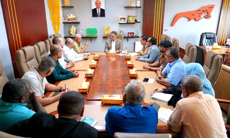 The Minister of State and Governor of Aden reaffirms local authority support for strategic projects across various sectors.