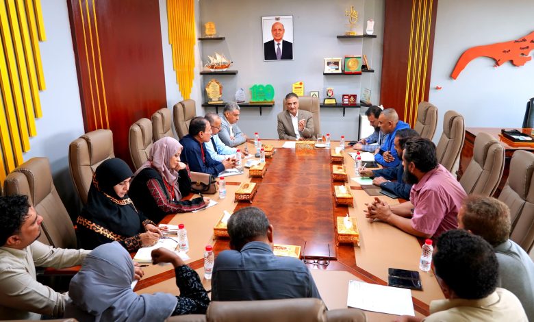 The local authority in Aden has approved an increase in teachers' incentives to 50,000 riyals.