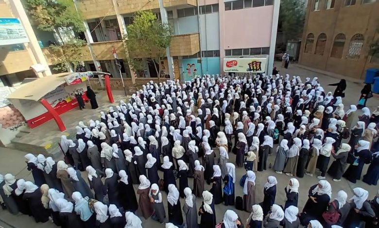 Tuition fees reduced in Marib and Taiz, aiming to ease financial burdens on students and families.