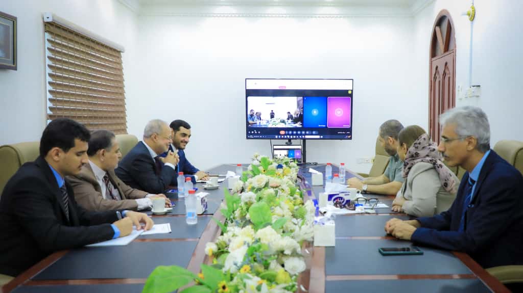 The Consultative and Reconciliation Authority meets with the economic team to discuss key financial strategies.