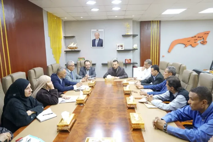 The Minister of State and Governor of Aden approves an increase in teachers’ incentives and a school cleanliness campaign across all districts.