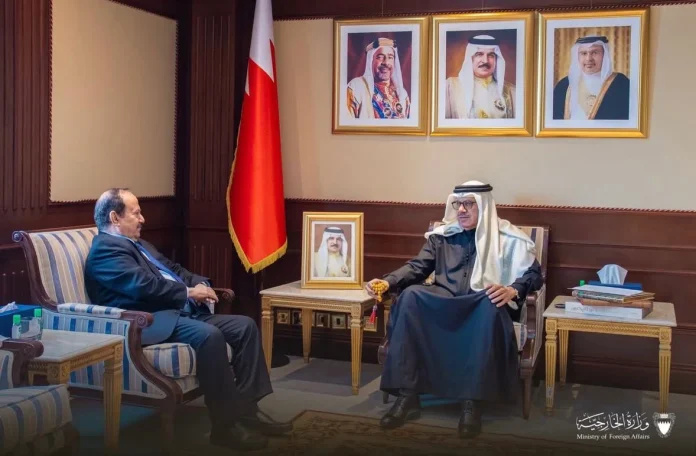 The Yemeni ambassador to Bahrain discusses the situation in Yemen with the Bahraini Foreign Minister.