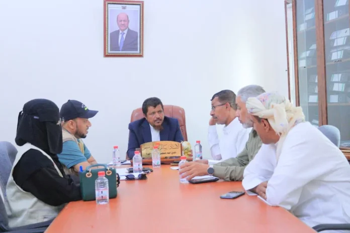 Local authorities in Al-Mahra discuss with the Good Coalition the rehabilitation project for the fish market in Al-Ghaydah.